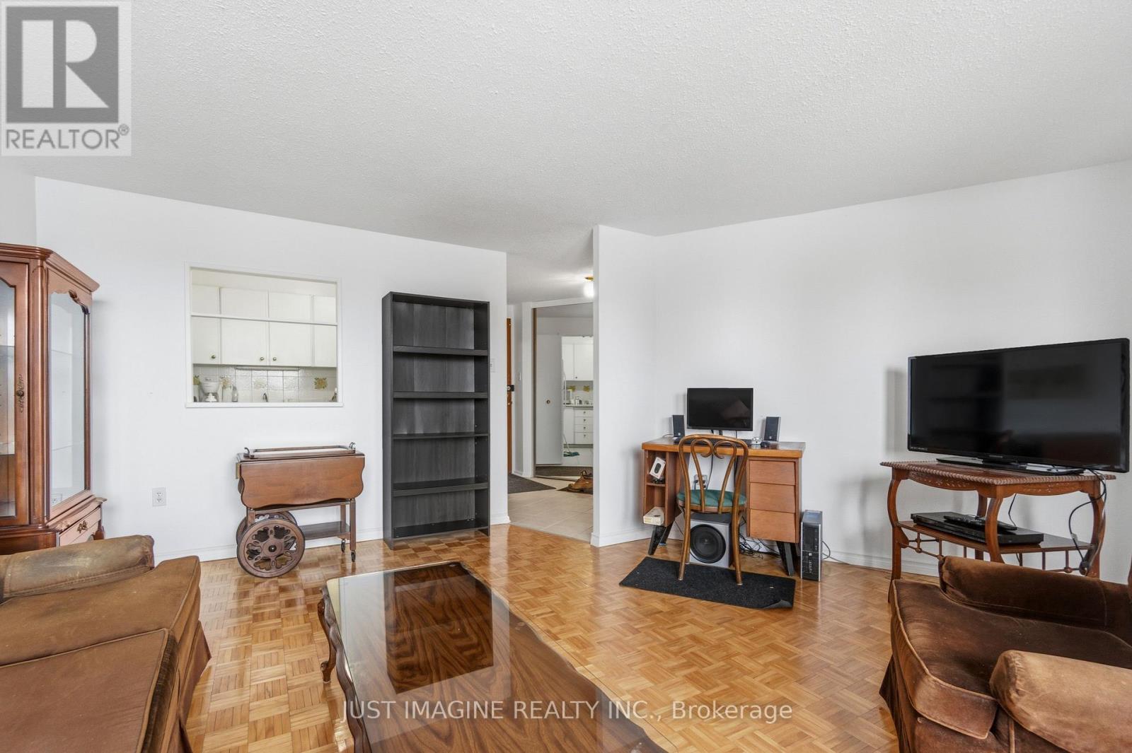 201 - 3100 Carling Avenue