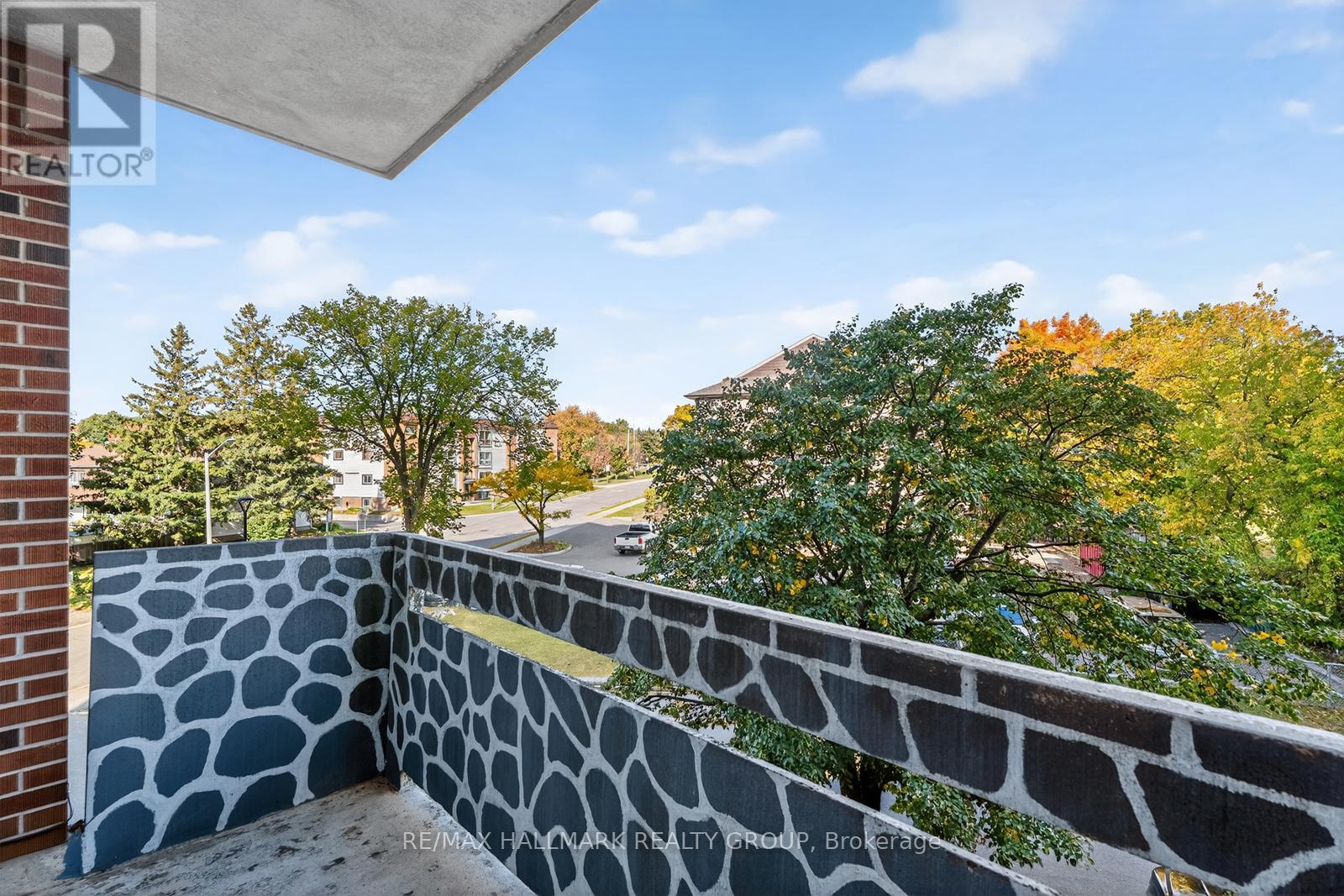 304 - 915 Elmsmere Road