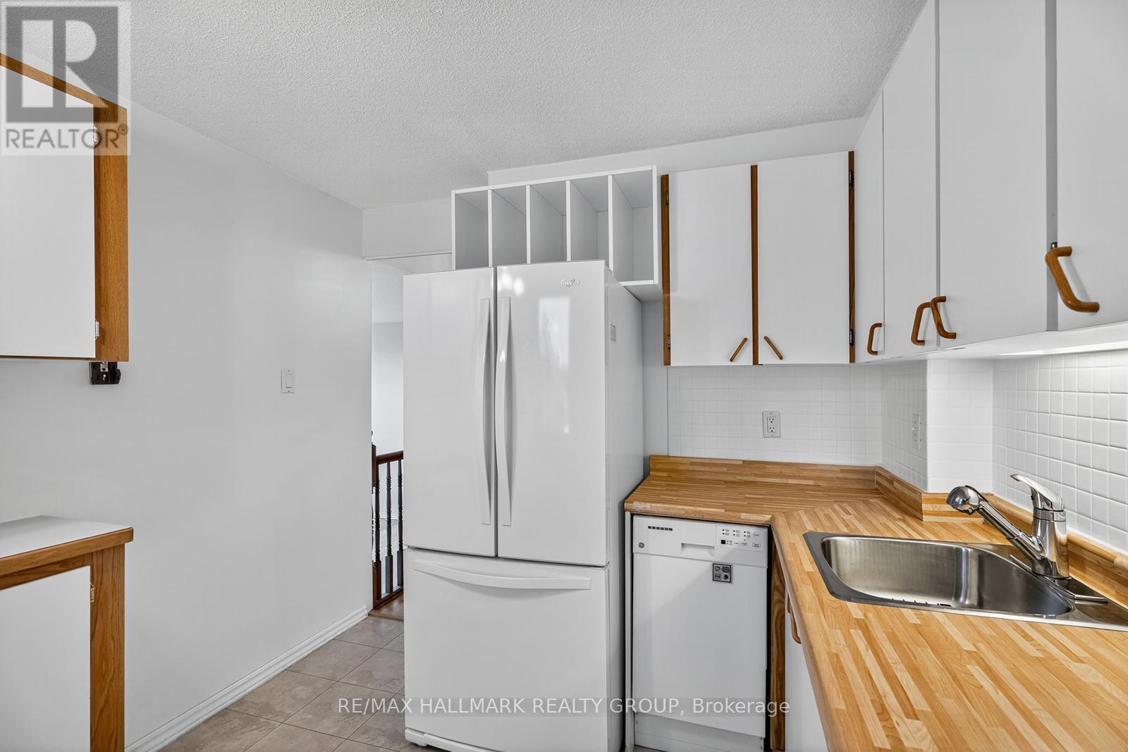 304 - 915 Elmsmere Road