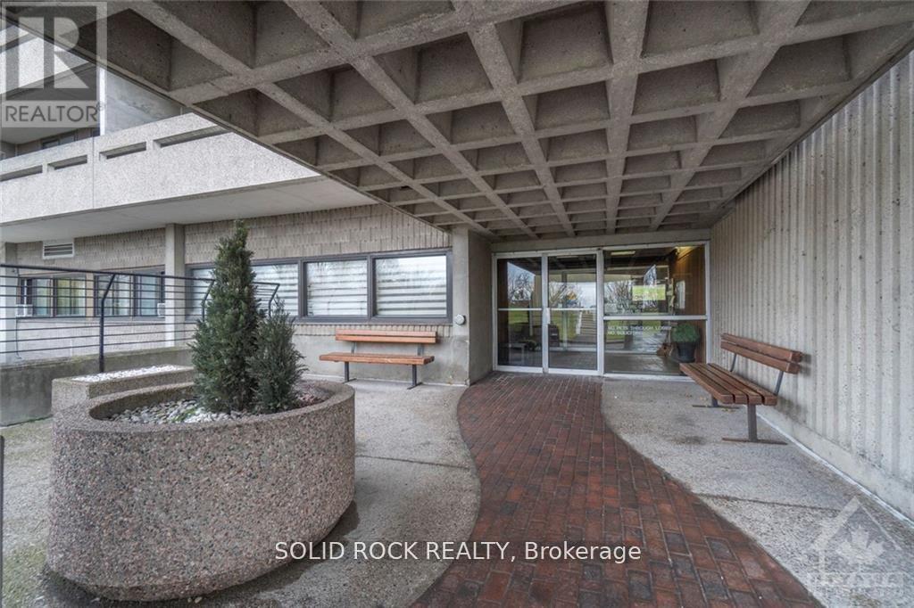 309 - 415 Greenview Avenue