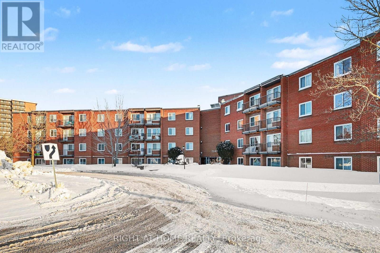 305b - 2044 Arrowsmith Drive