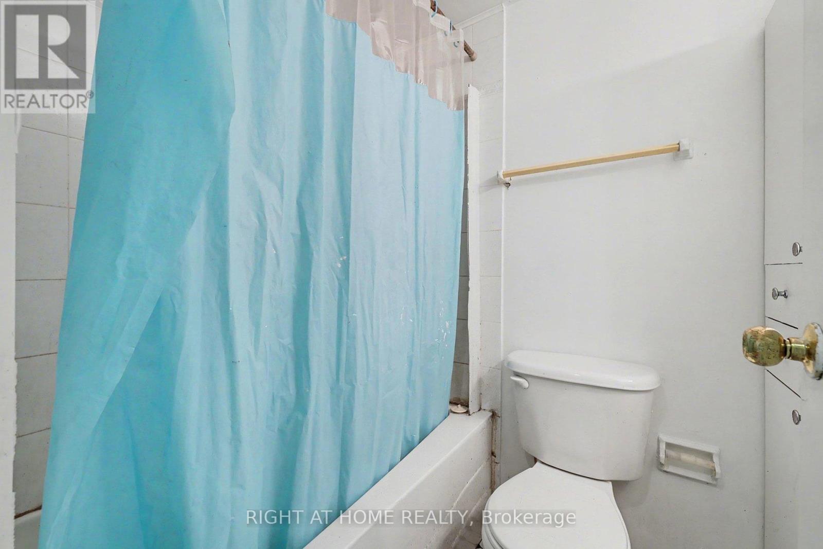 305b - 2044 Arrowsmith Drive