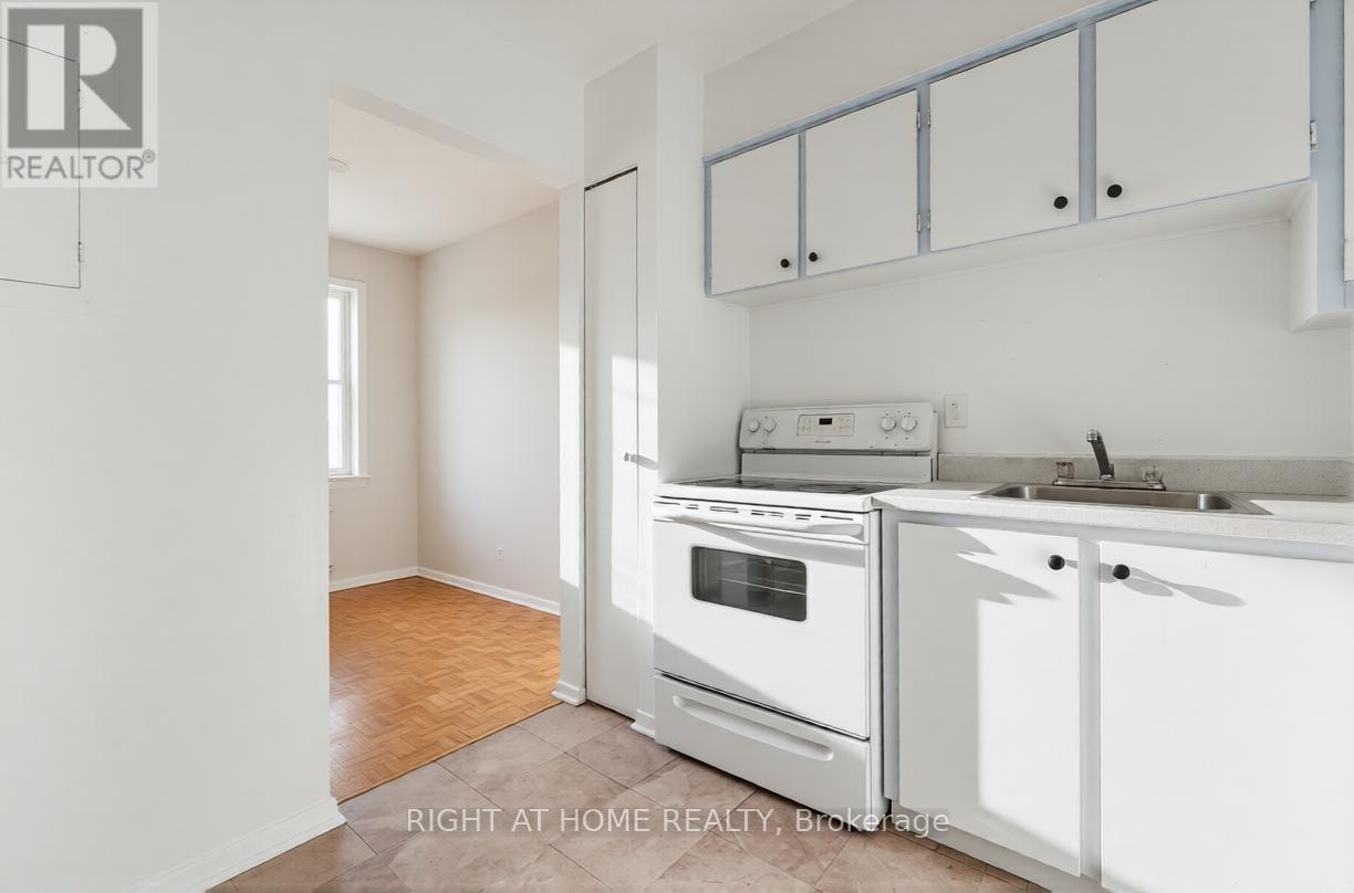 305b - 2044 Arrowsmith Drive