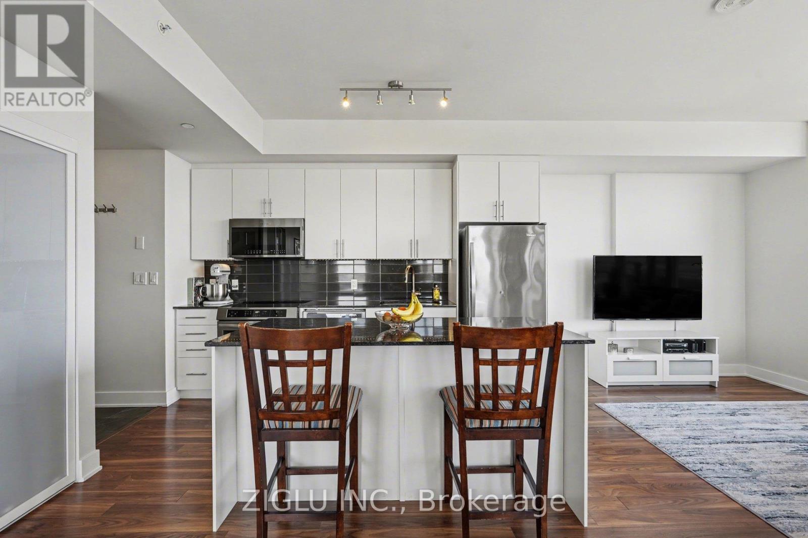 1005 - 1035 Bank Street