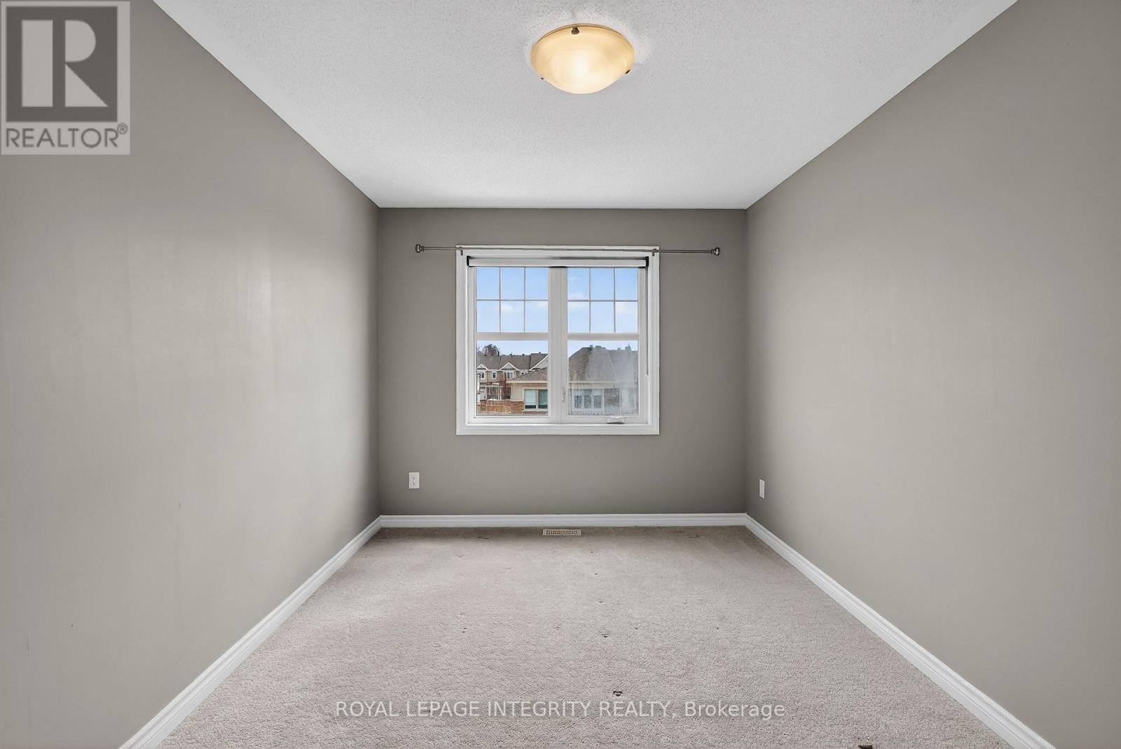 630 Lauraleaf Crescent