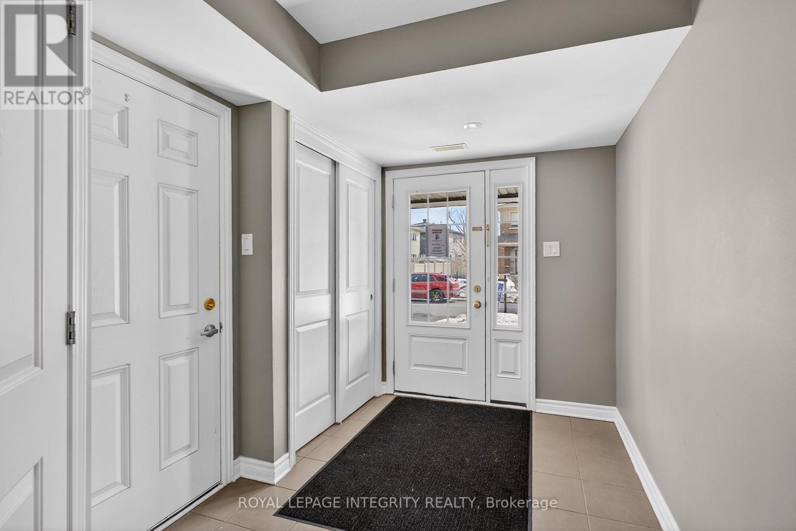 630 Lauraleaf Crescent