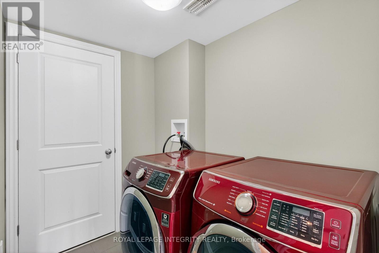 630 Lauraleaf Crescent