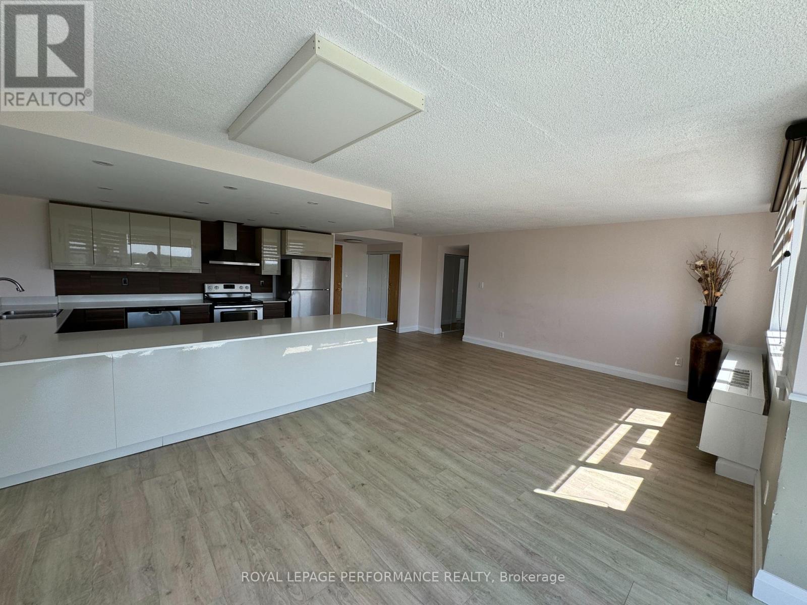 1209 - 2760 Carousel Crescent