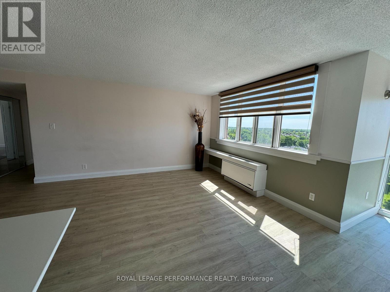 1209 - 2760 Carousel Crescent