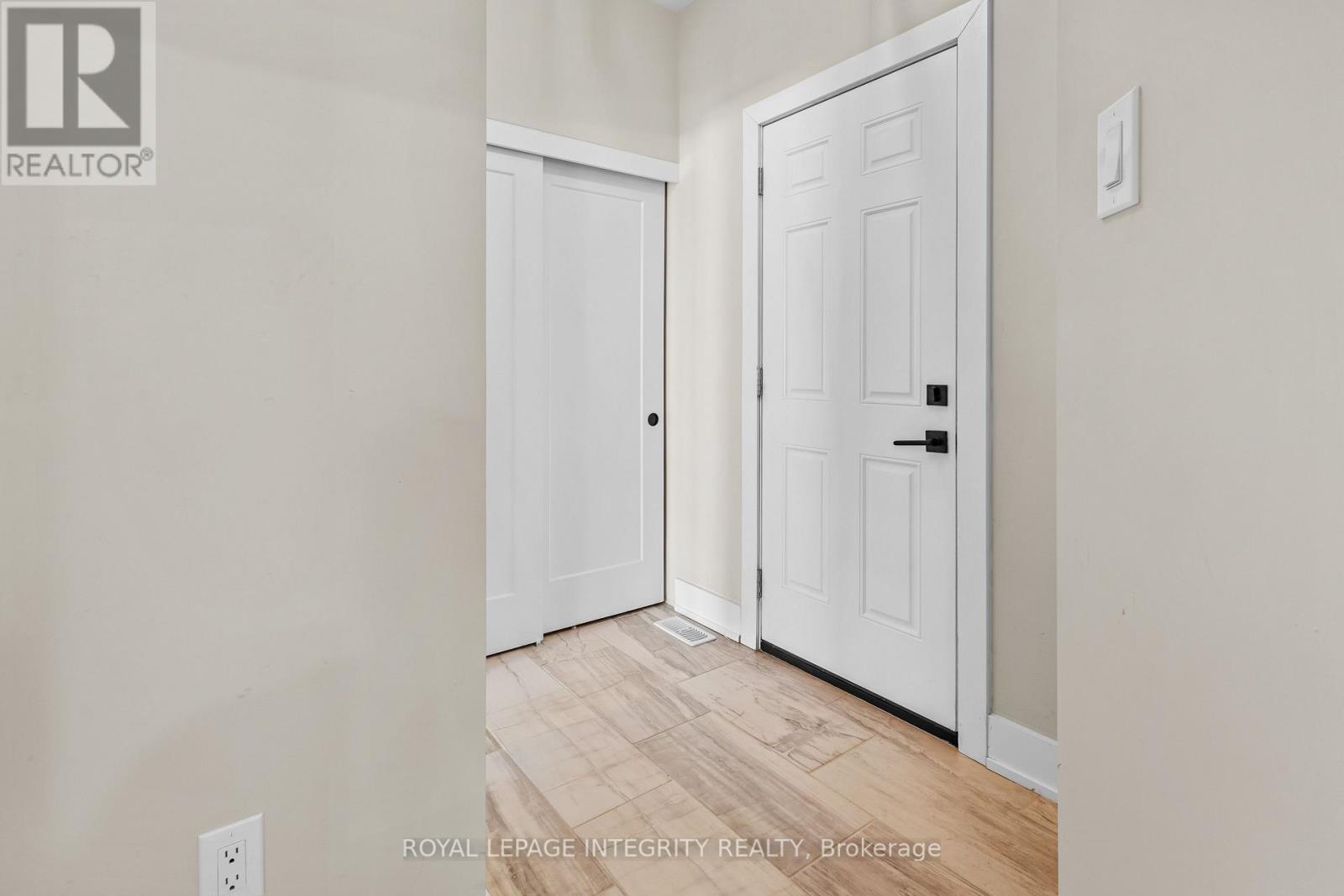 332 Haliburton Heights S