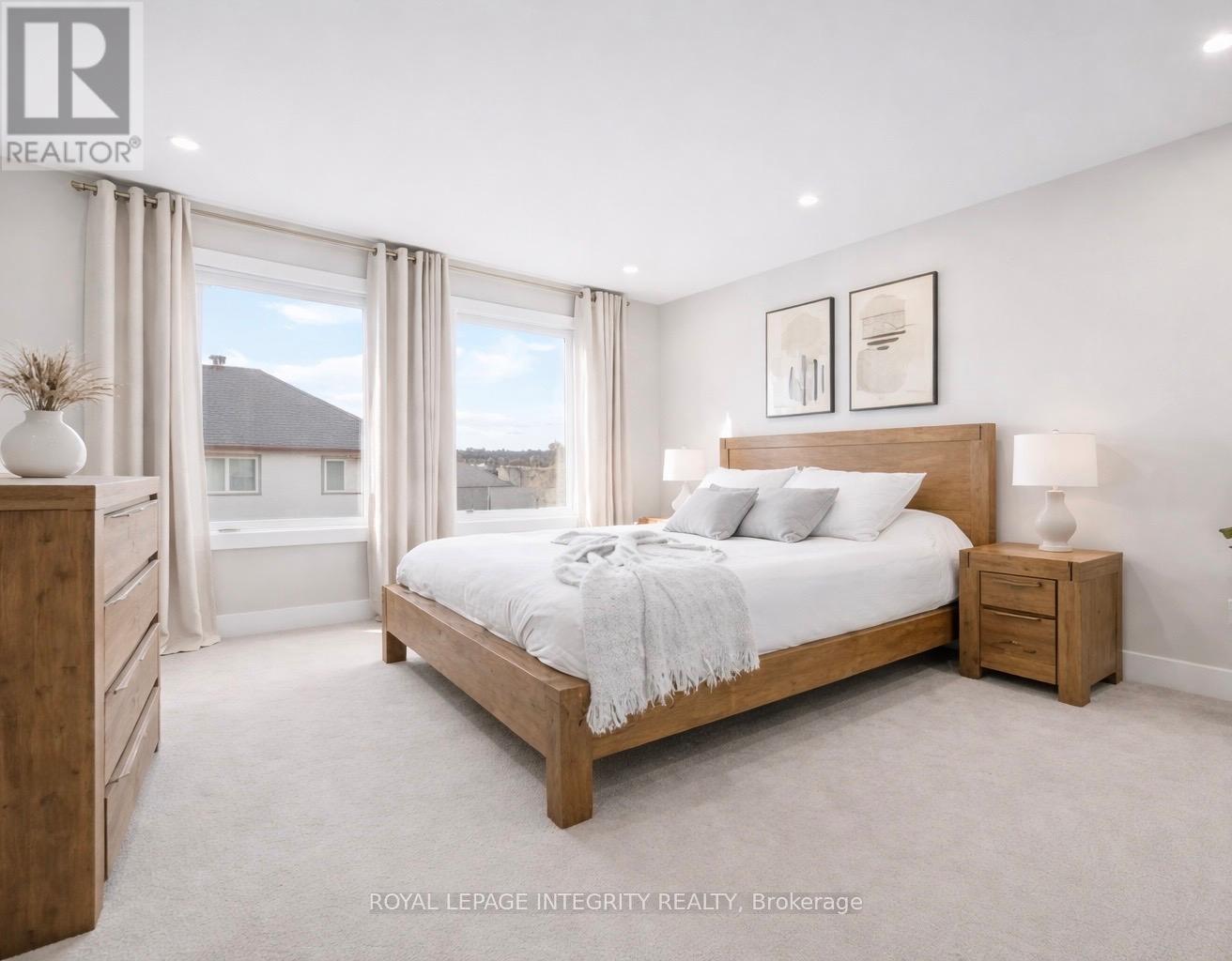 332 Haliburton Heights S