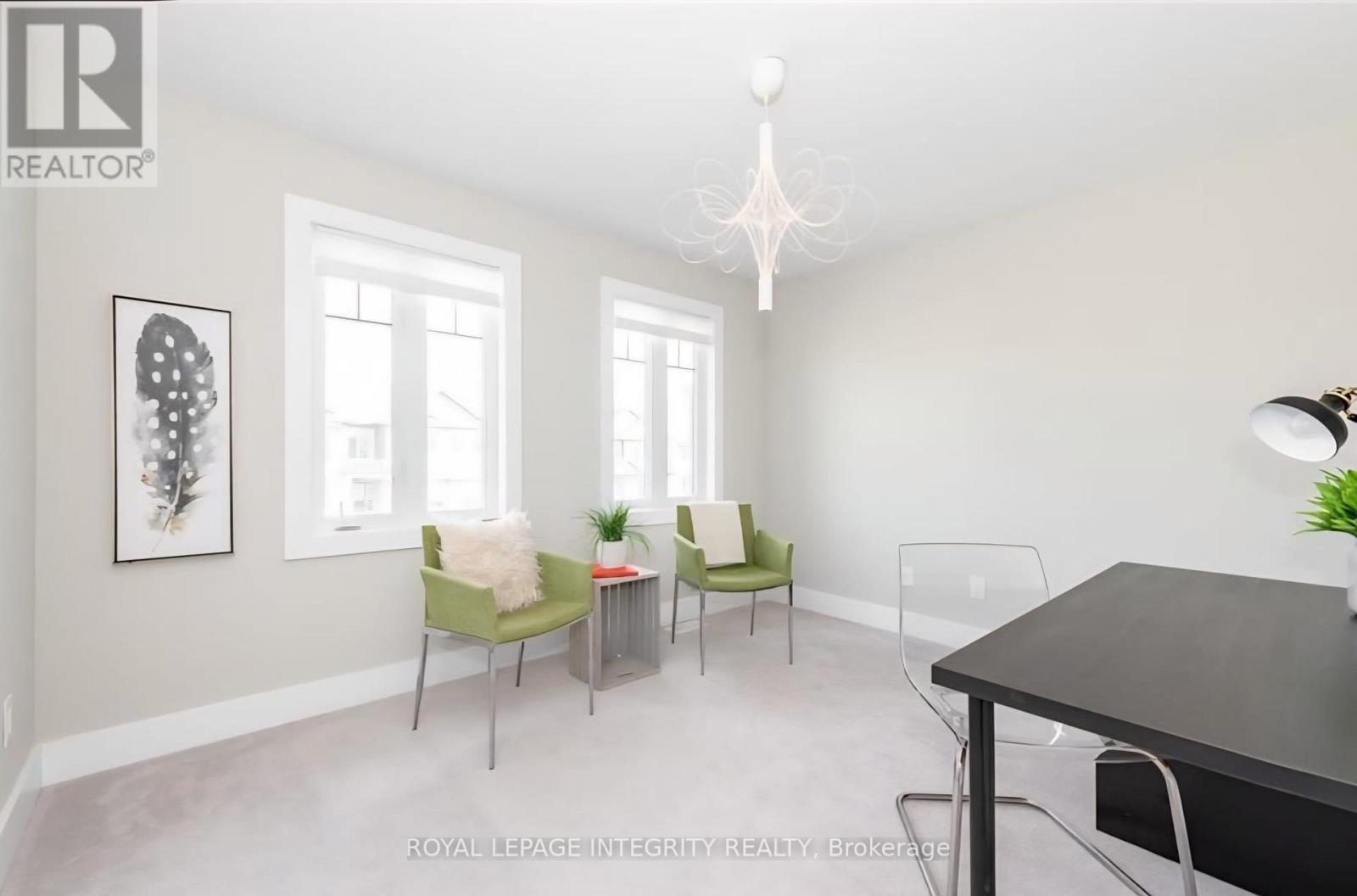 332 Haliburton Heights S