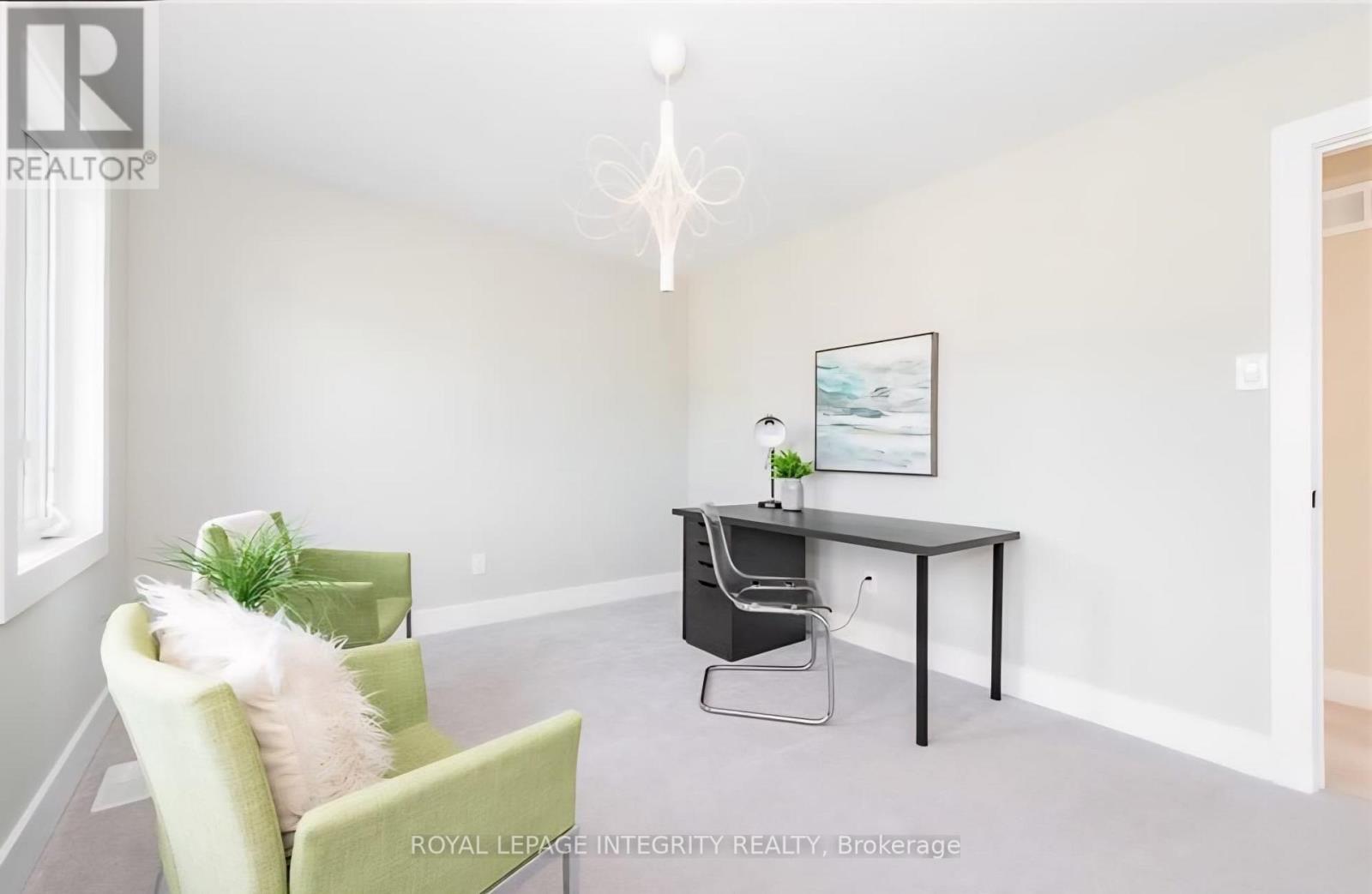 332 Haliburton Heights S