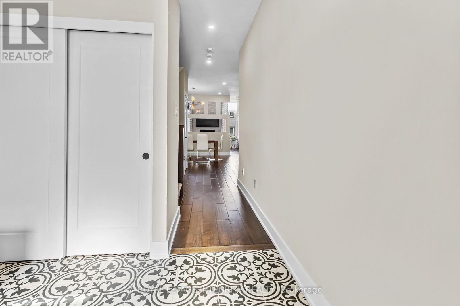 332 Haliburton Heights S