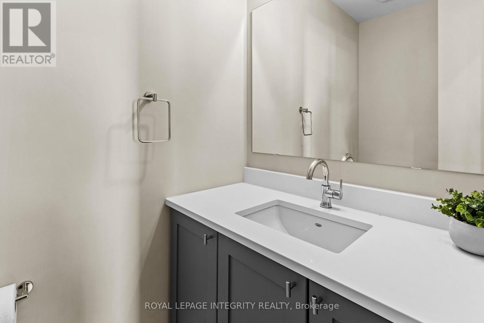 332 Haliburton Heights S