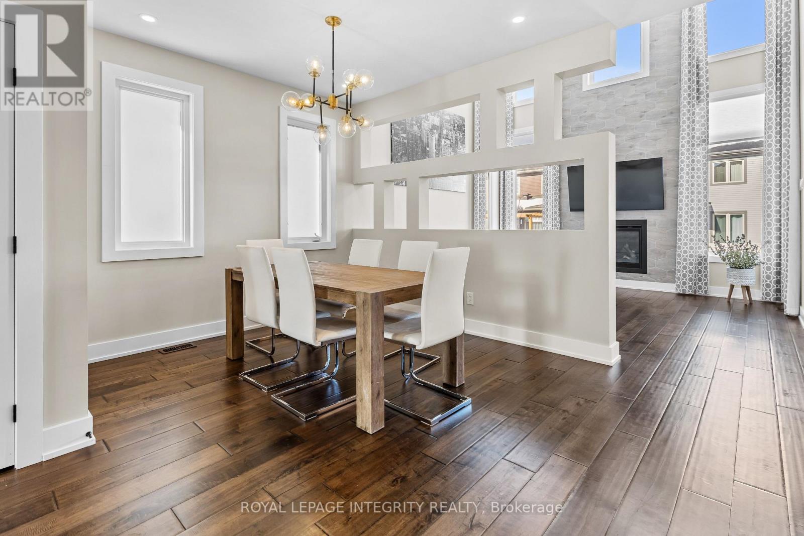 332 Haliburton Heights S