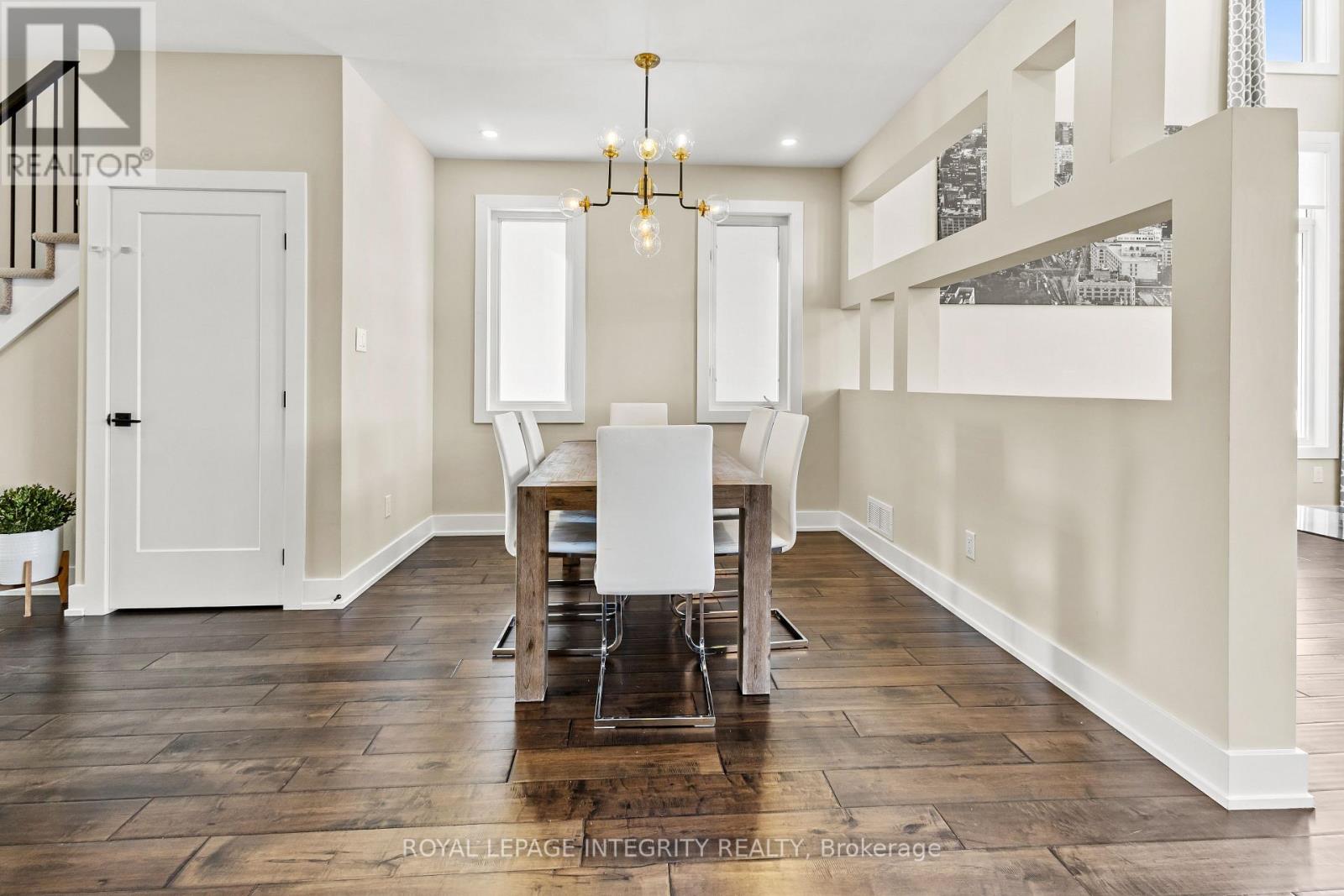 332 Haliburton Heights S