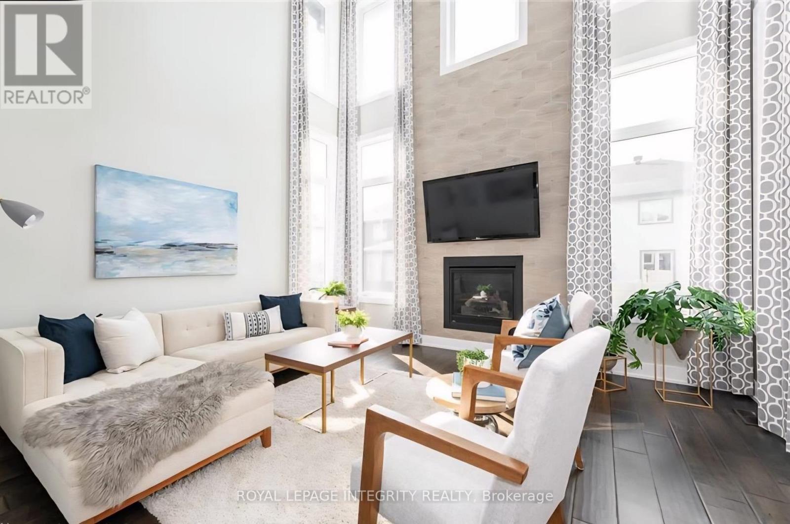 332 Haliburton Heights S