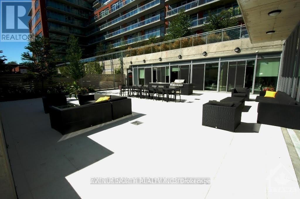 938 - 340 Mcleod Street