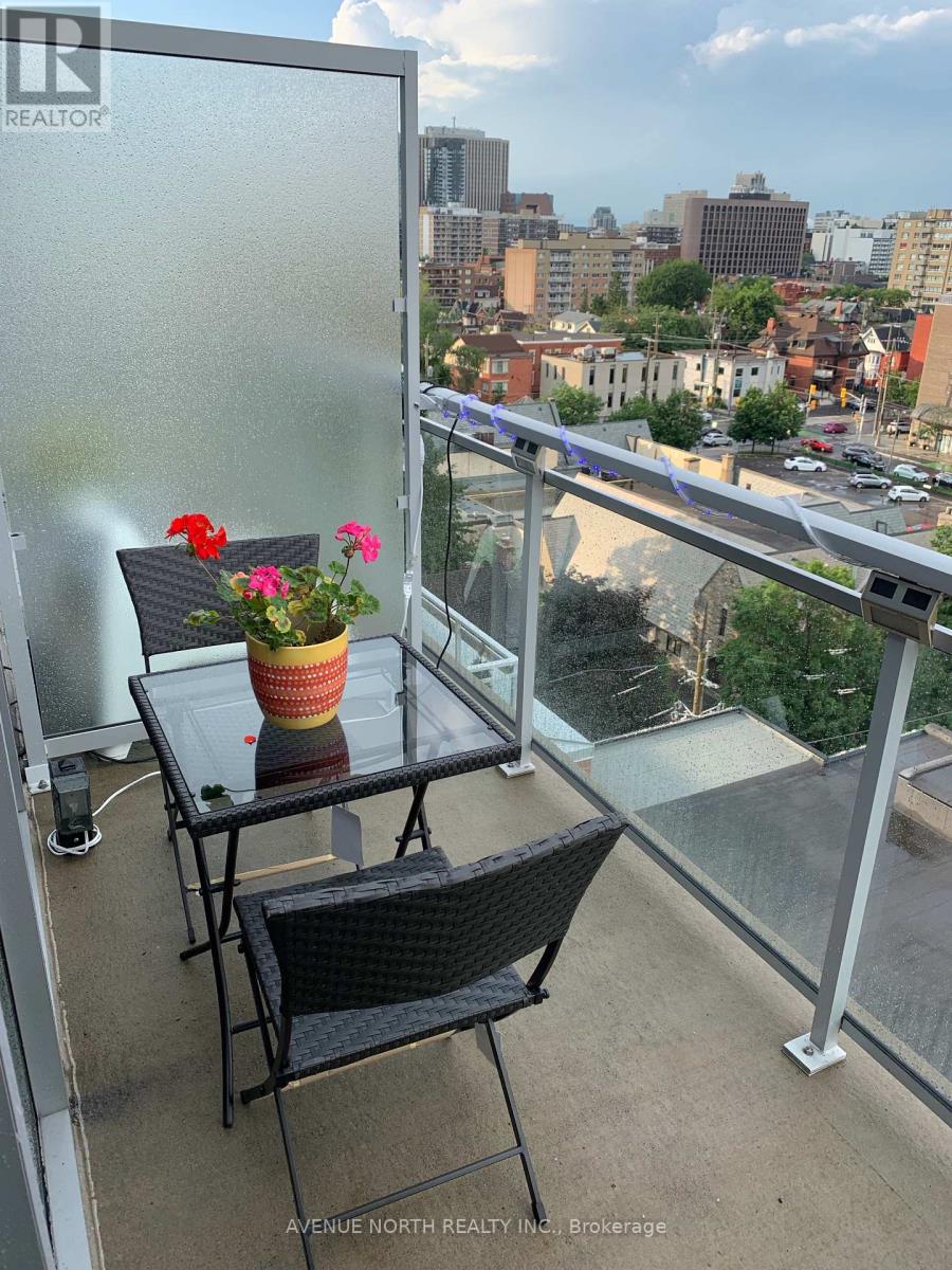 938 - 340 Mcleod Street