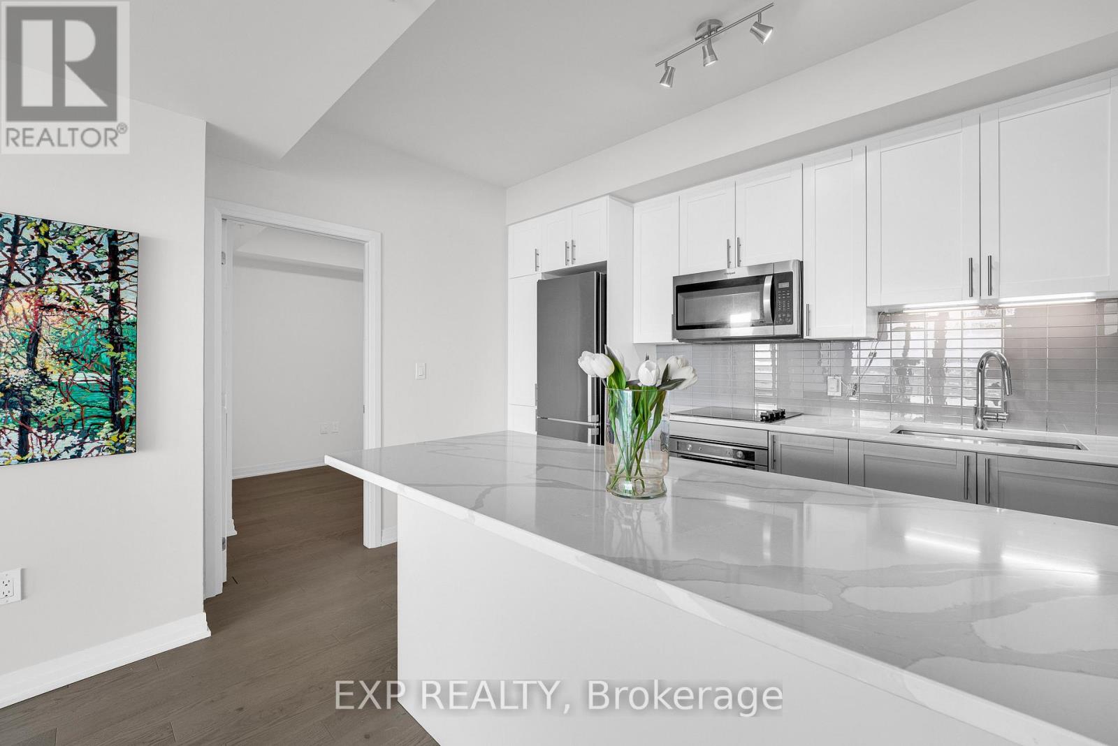 3406 - 805 Carling Avenue