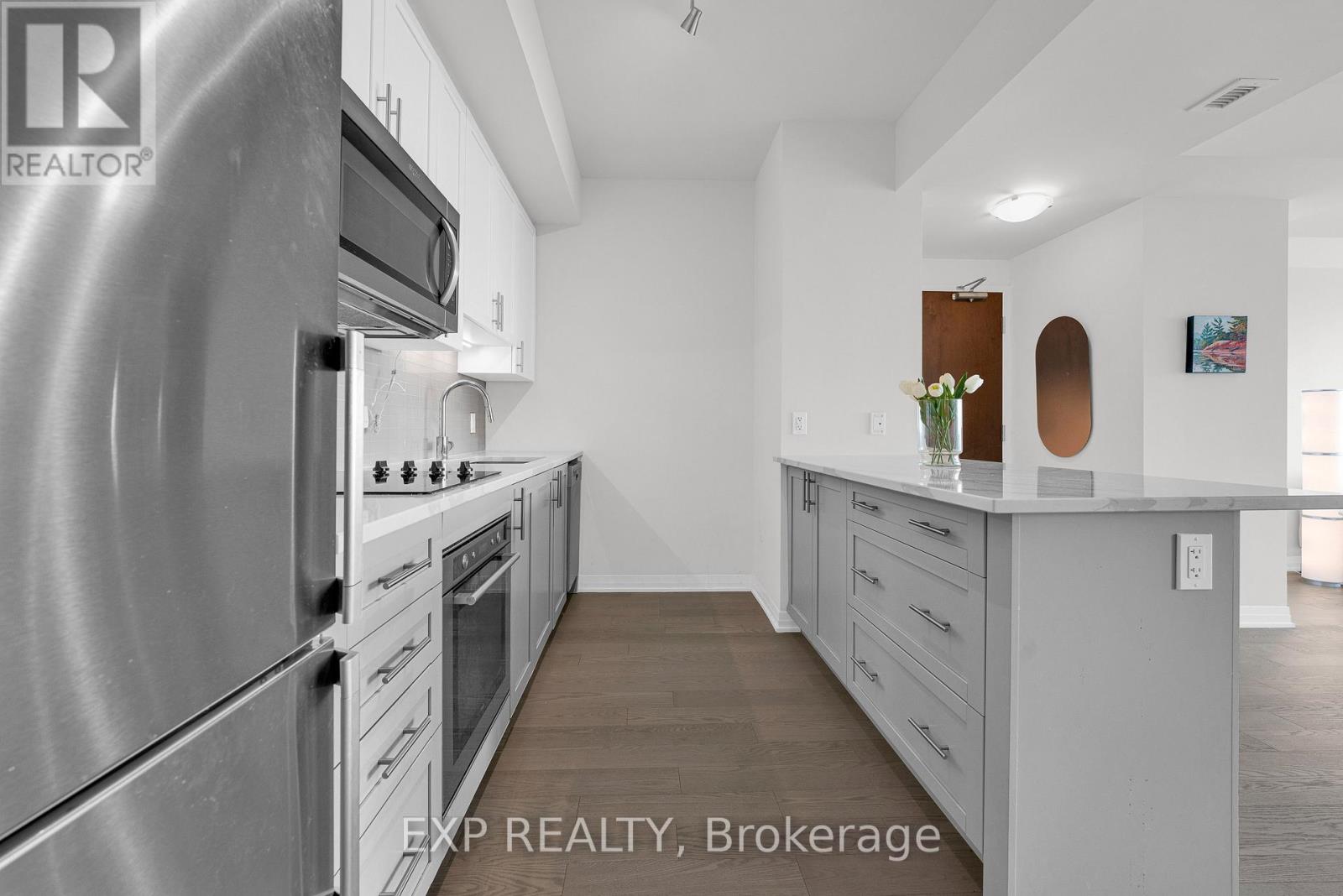 3406 - 805 Carling Avenue