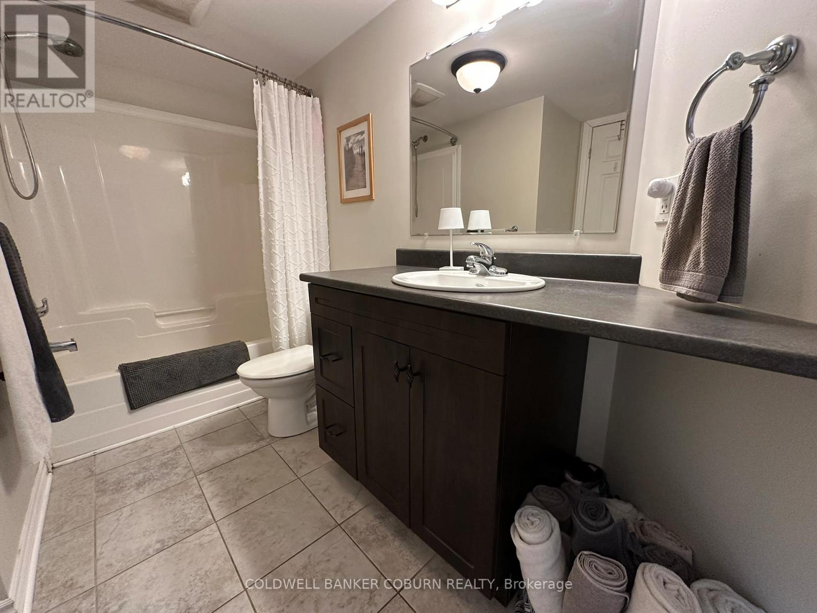 105 - 398 Van Buren Street