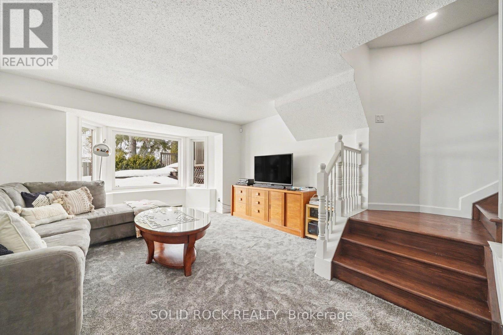 51 Pemberton Crescent