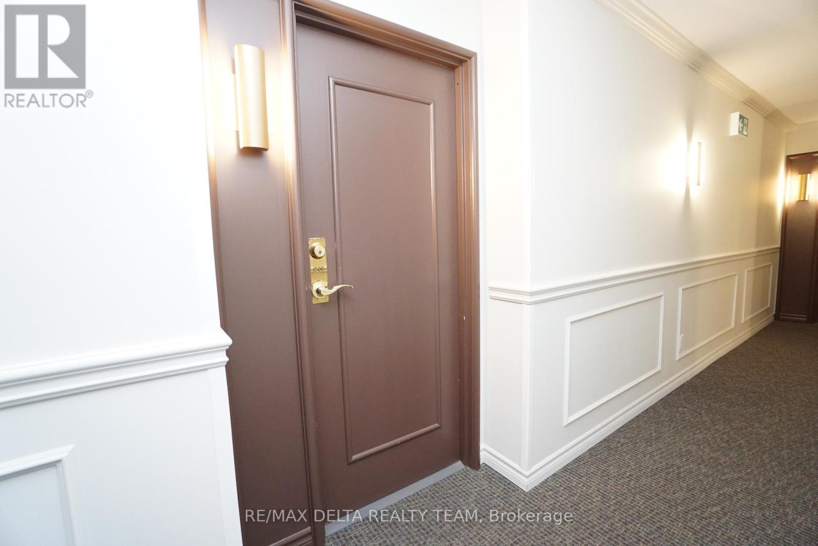 1506 - 545 St Laurent Boulevard