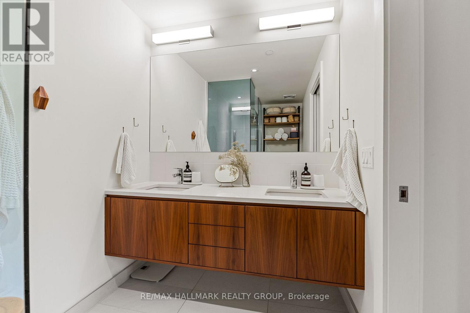 207 - 135 Barrette Street