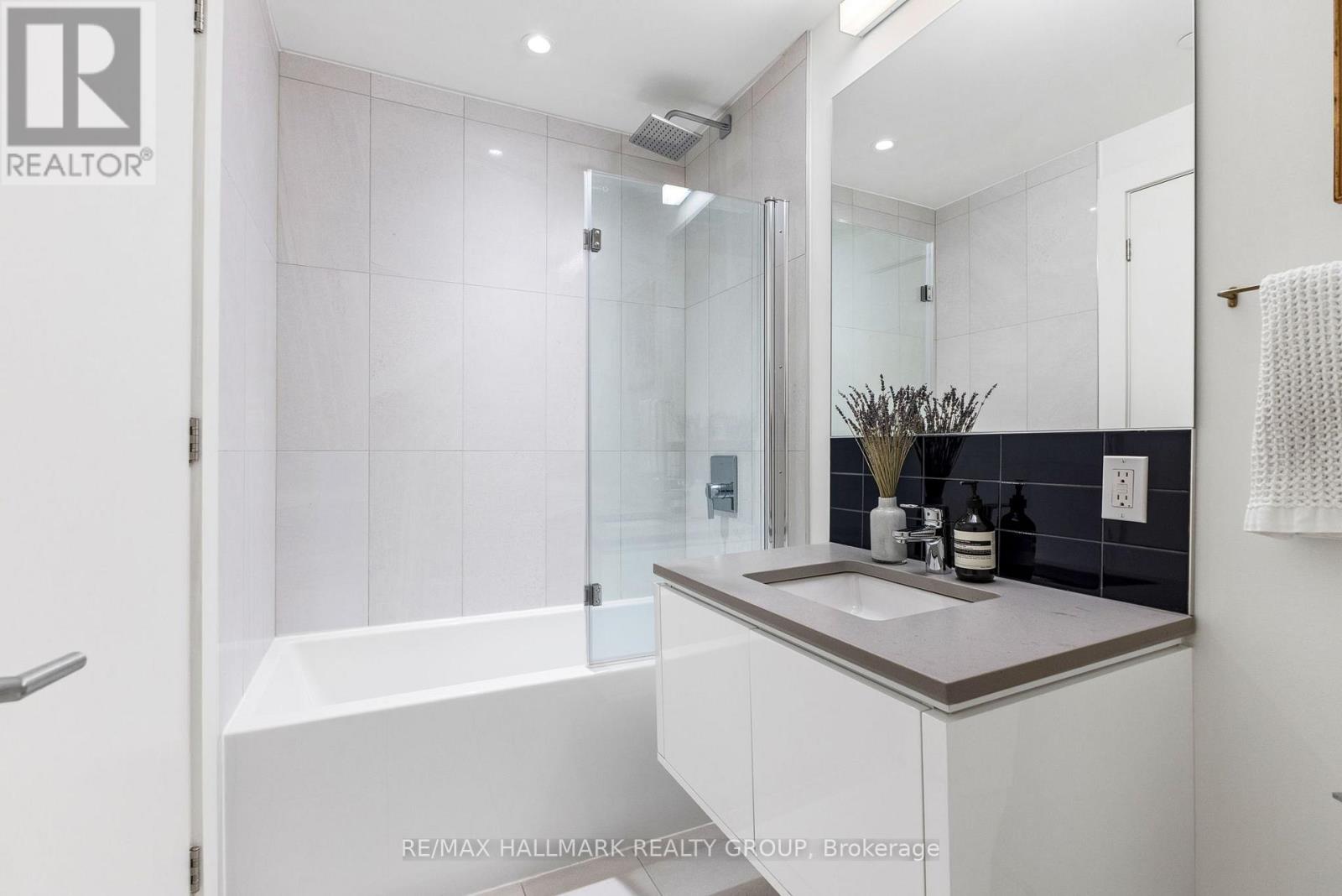 207 - 135 Barrette Street