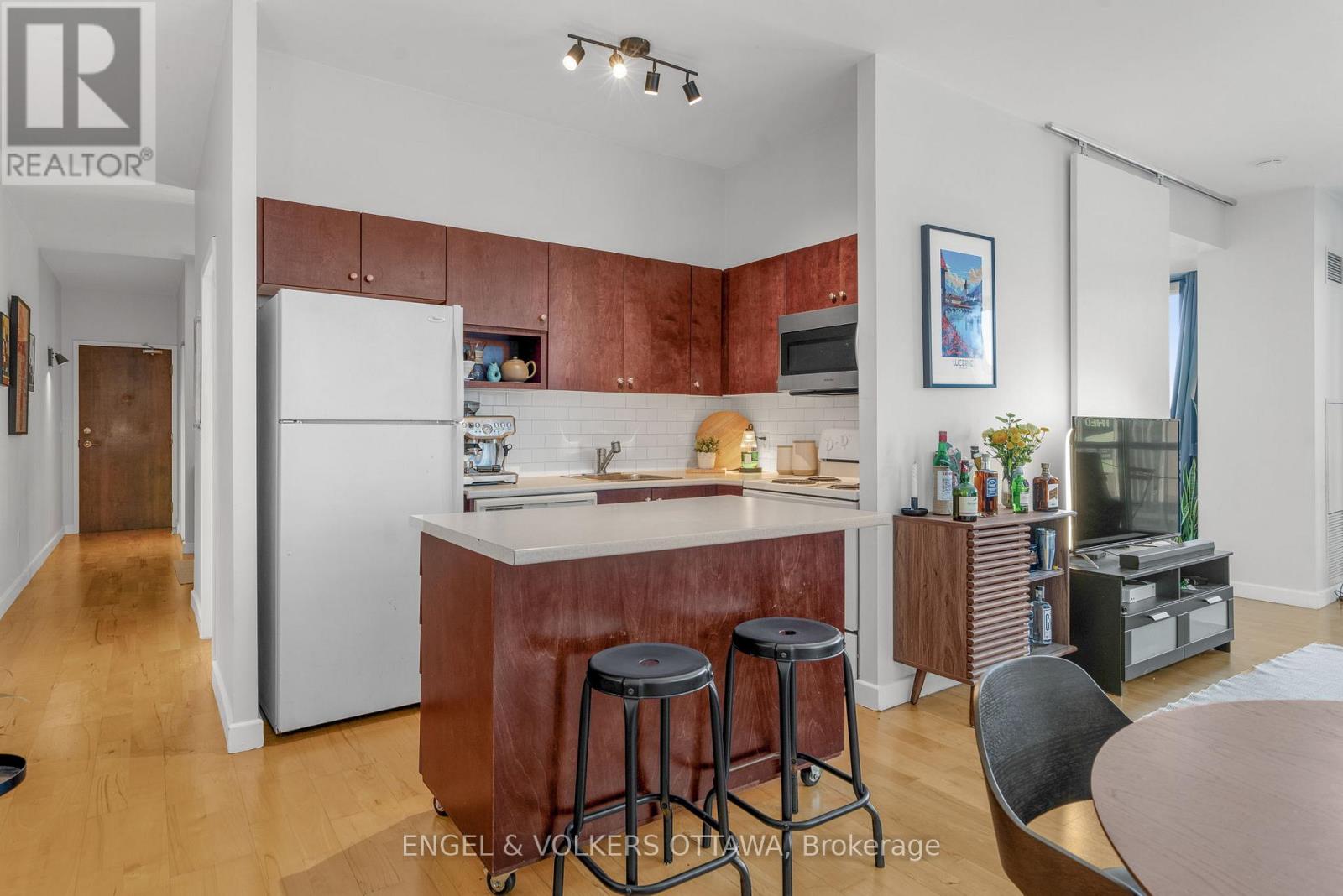 803 - 179 George Street