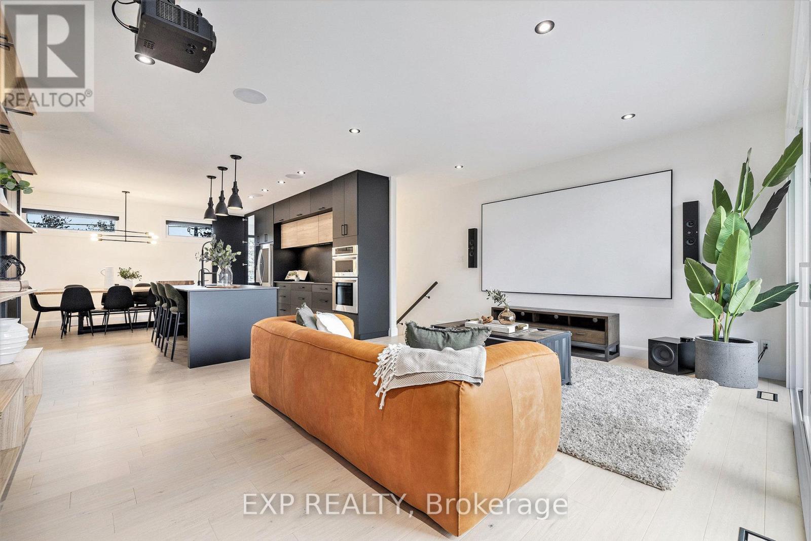 1056 Notre Dame Street