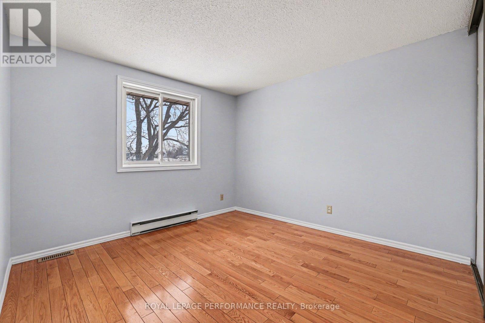 1367 Cedarcroft Crescent