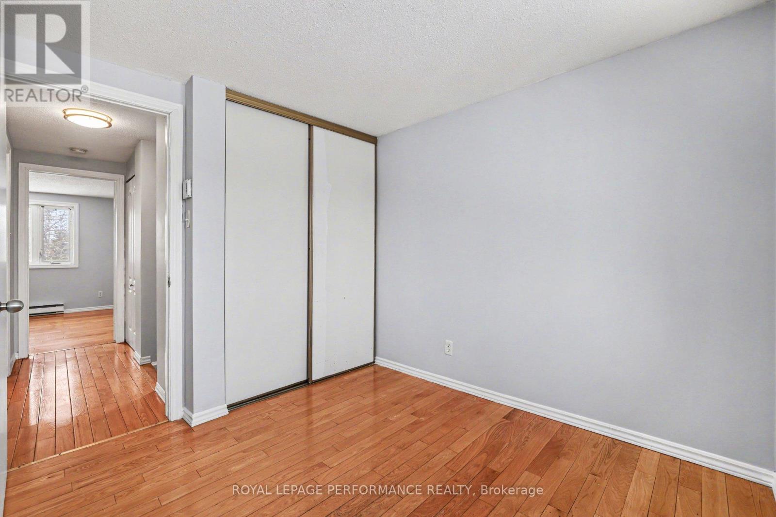 1367 Cedarcroft Crescent