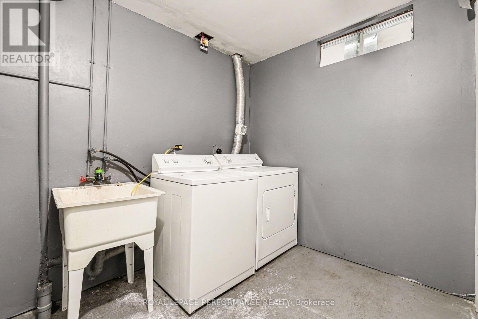 1367 Cedarcroft Crescent