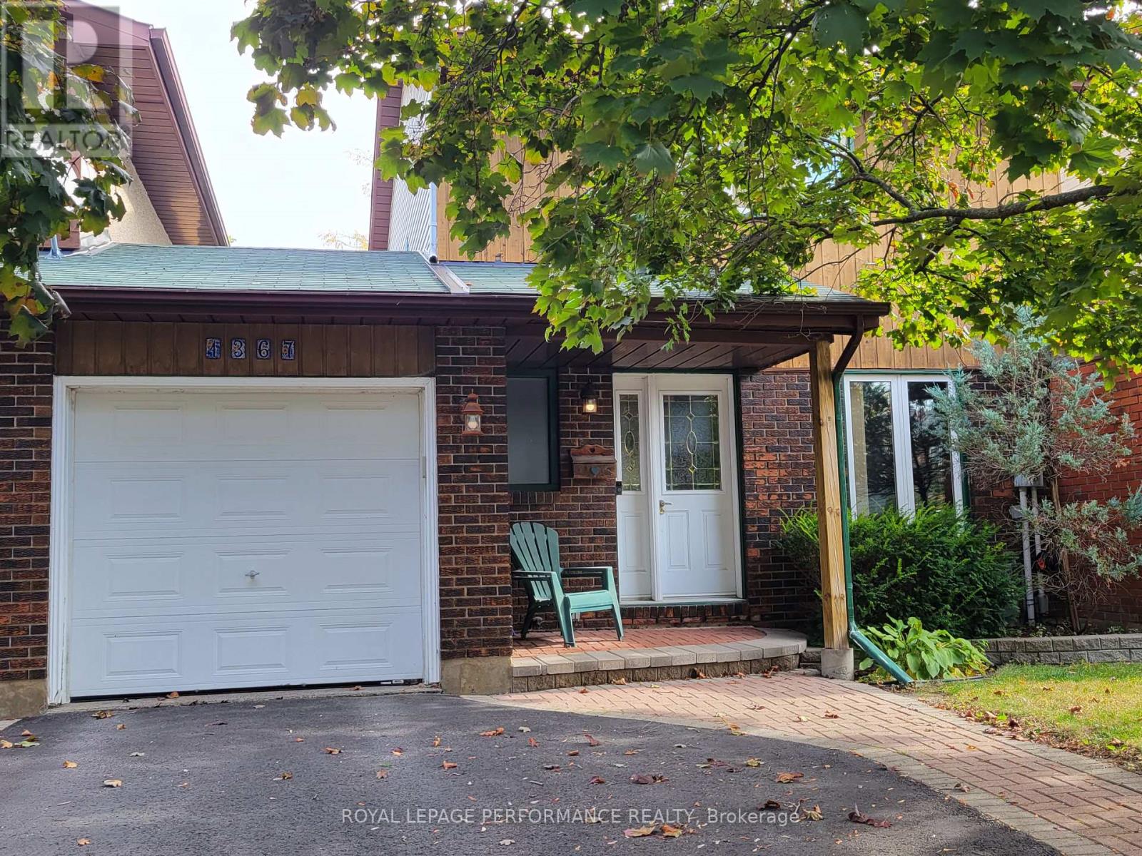 1367 Cedarcroft Crescent