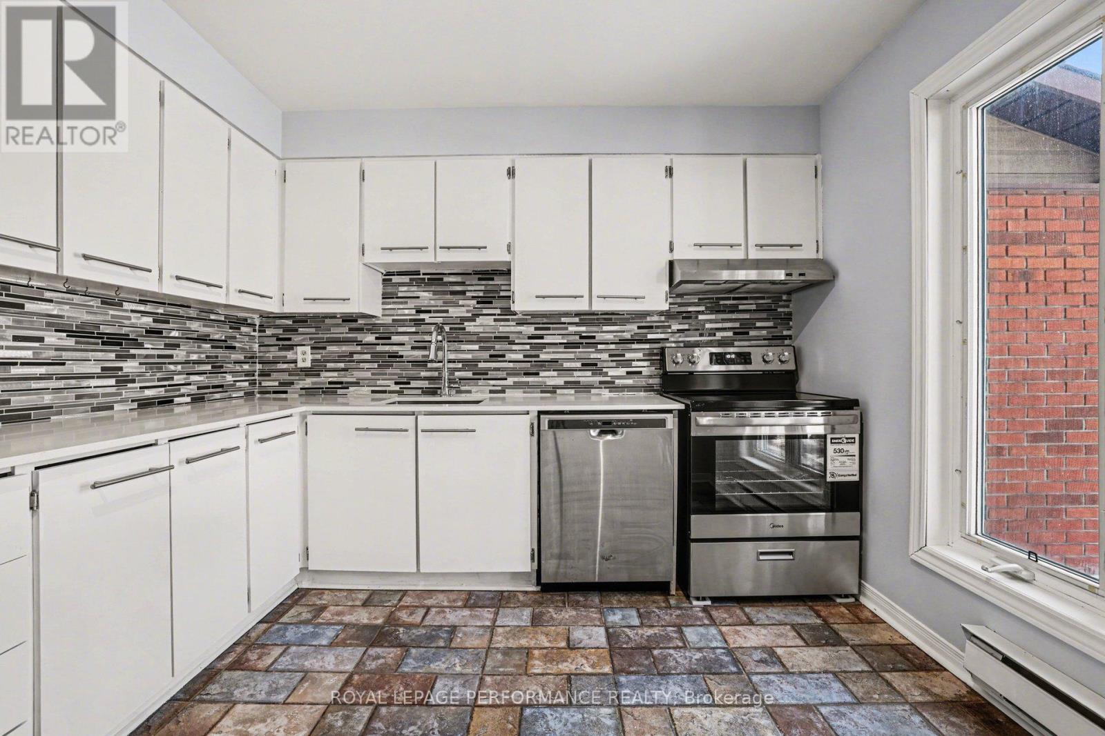 1367 Cedarcroft Crescent