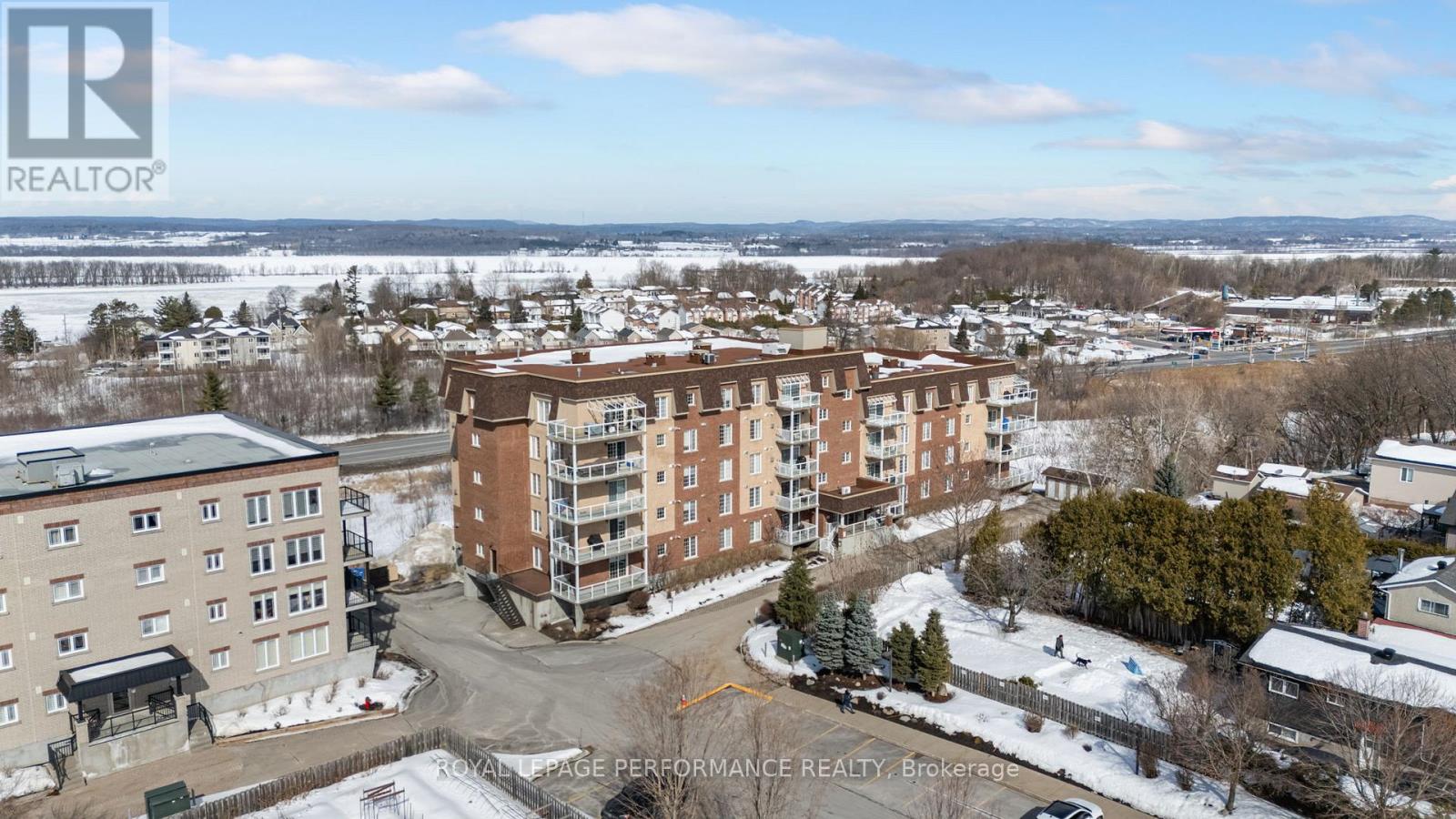 206 - 2360 Albert Street