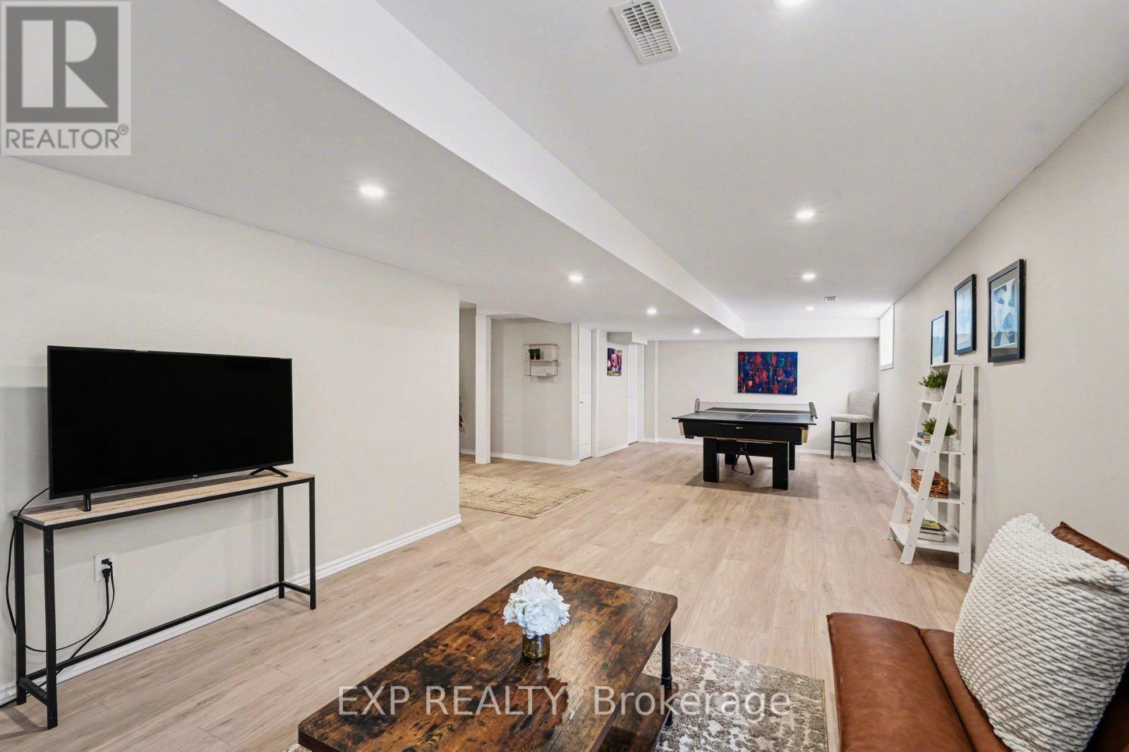 386 Andalusian Crescent