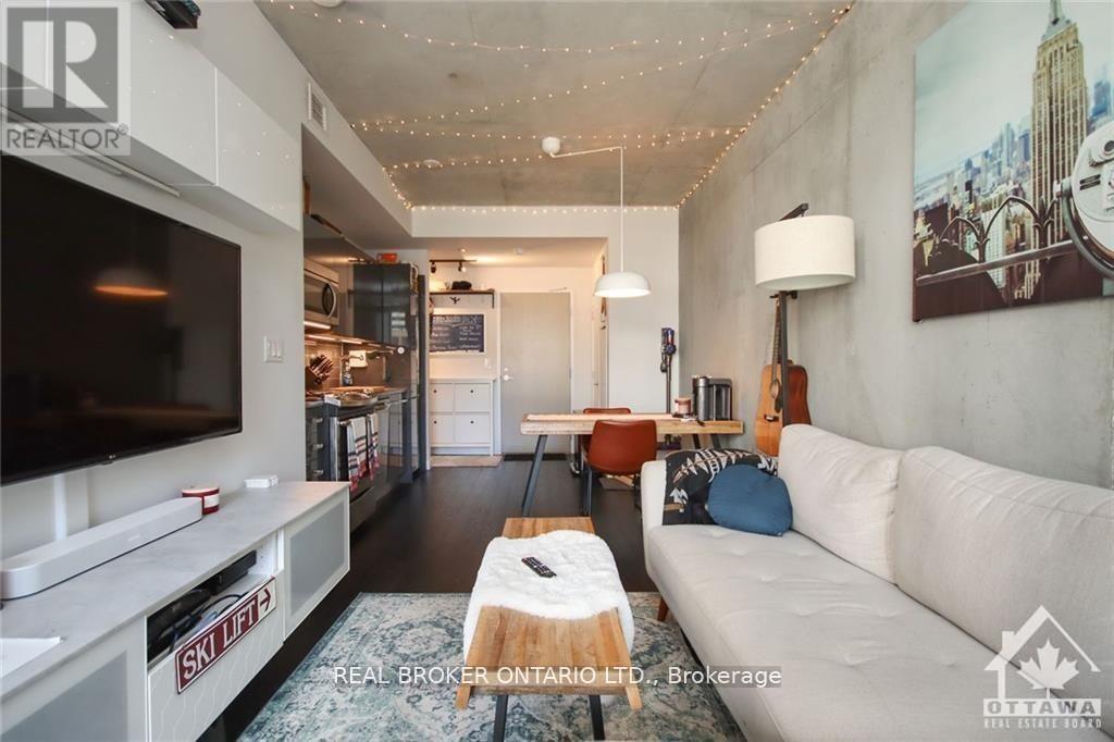 815 - 224 Lyon Street N