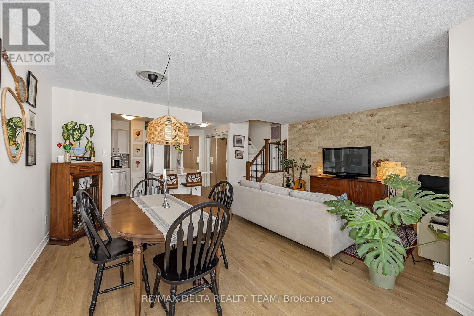 111 - 2871 Richmond Road