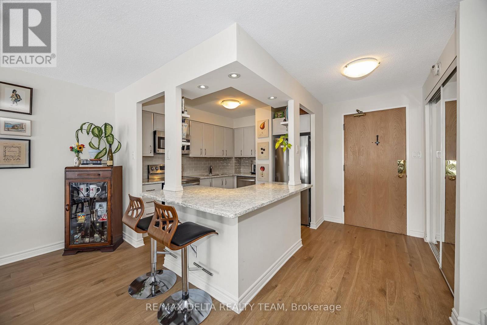 111 - 2871 Richmond Road