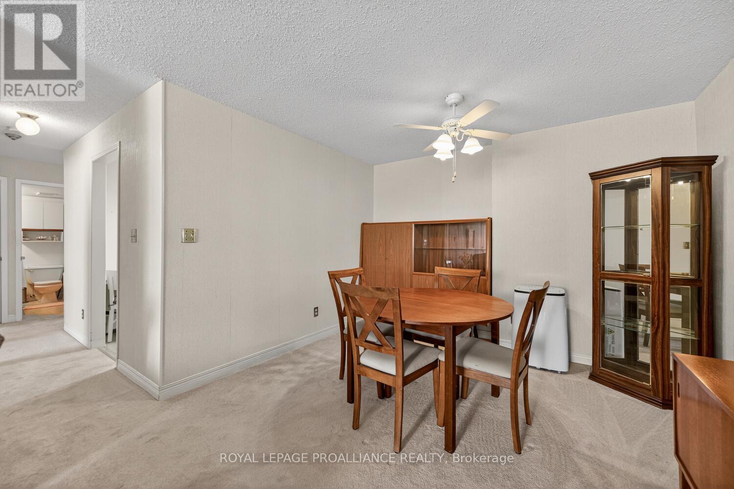 205 - 820 Laurier Boulevard