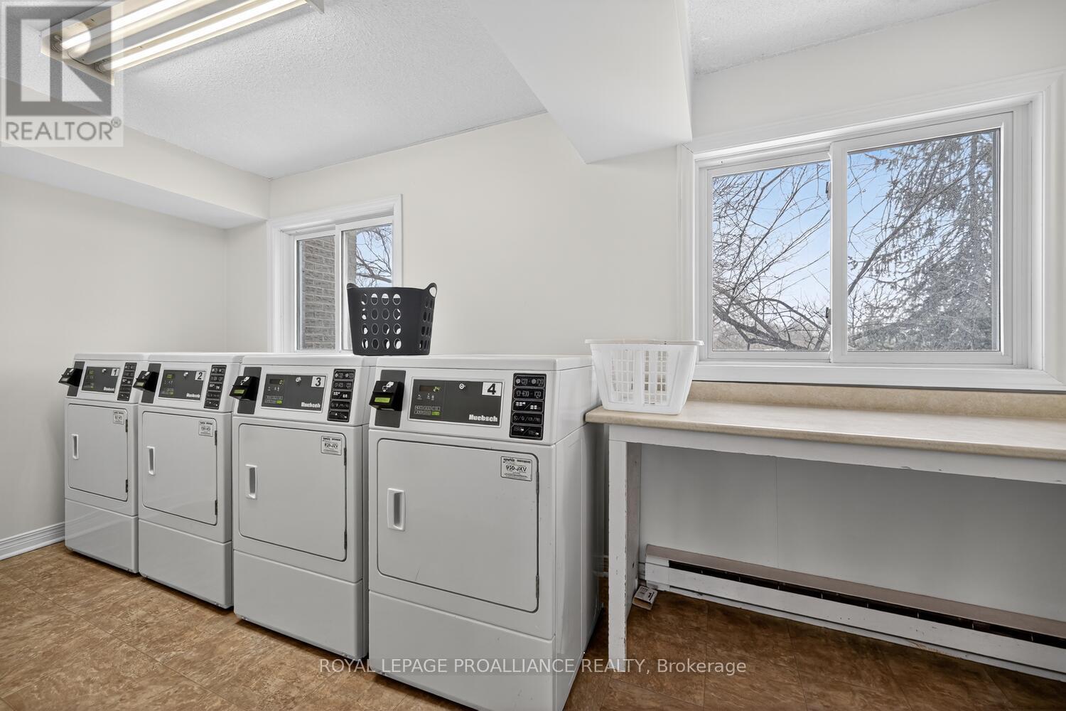 205 - 820 Laurier Boulevard