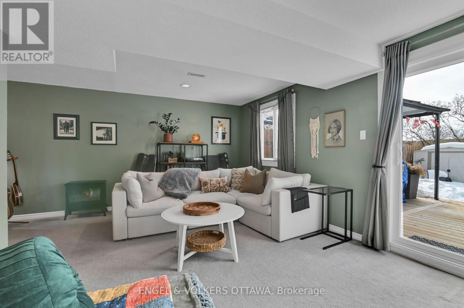 66 Hummingbird Crescent