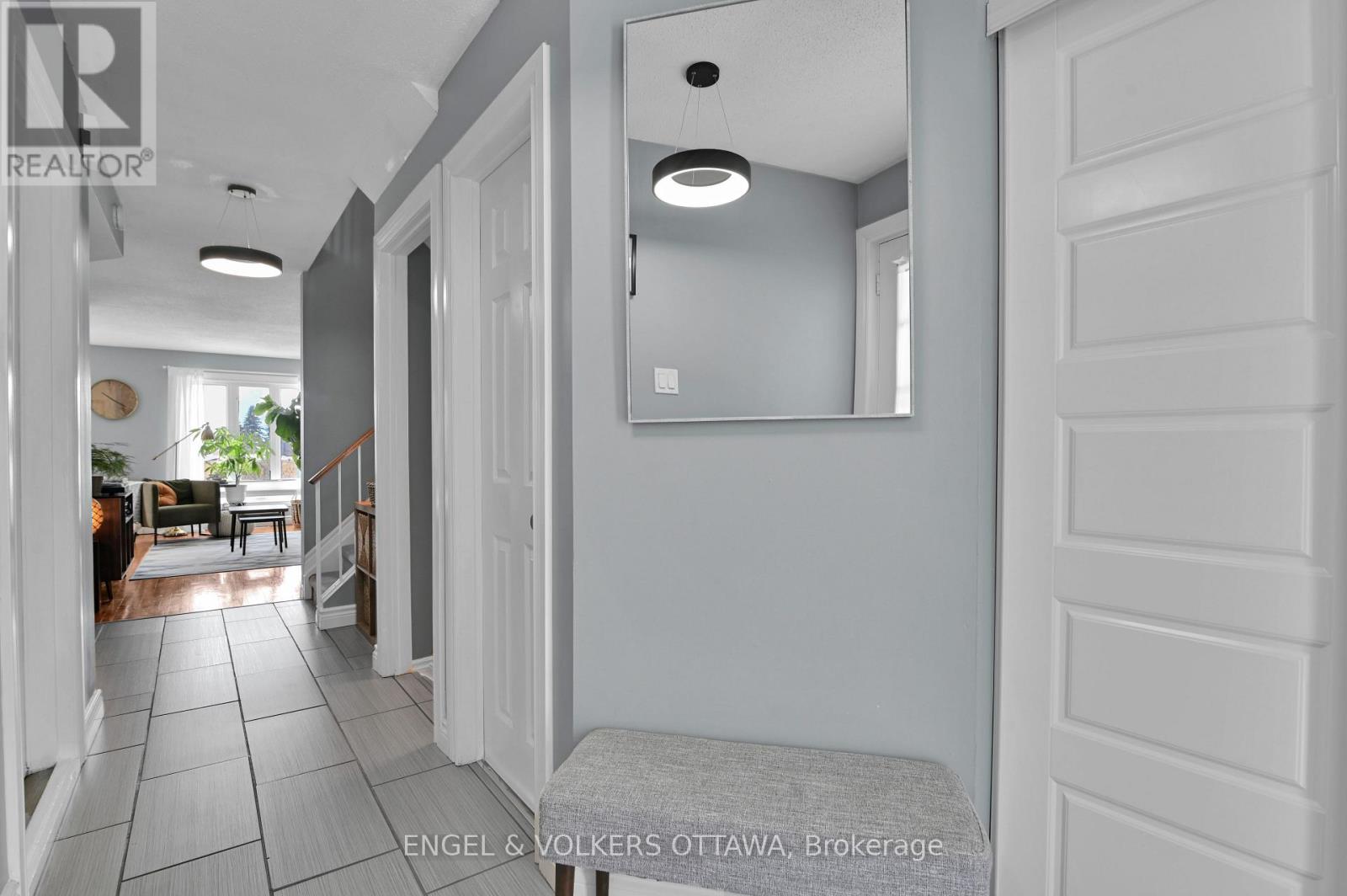 66 Hummingbird Crescent