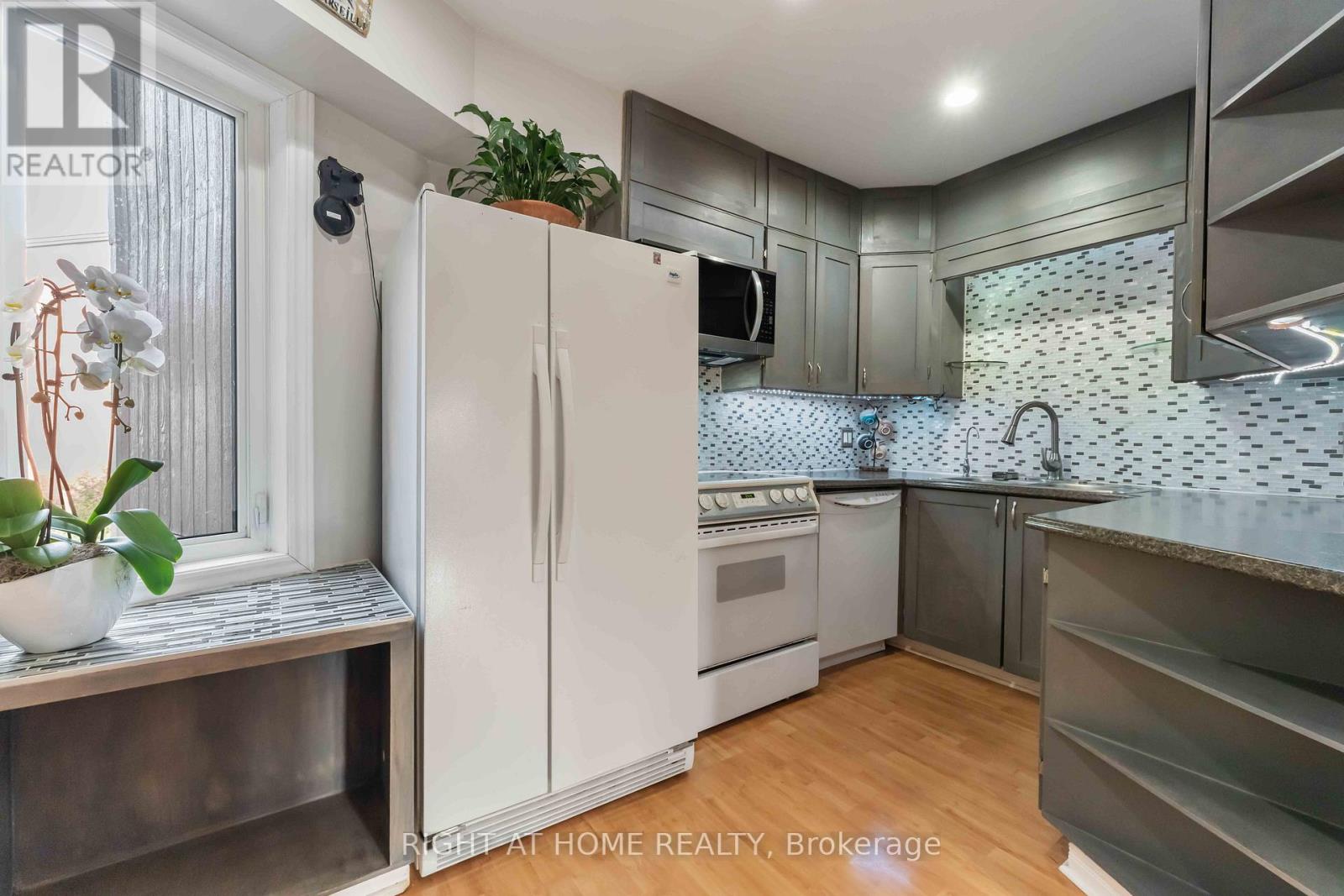 6 - 2 Columbus Avenue