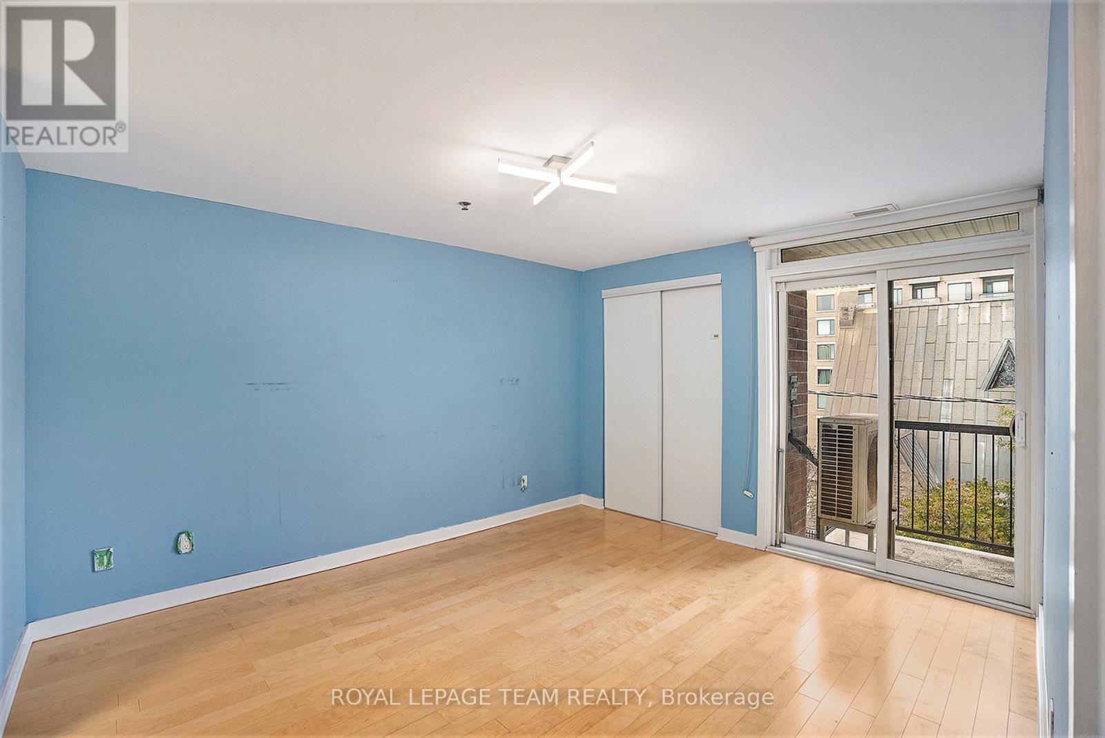 404 - 456 King Edward Avenue