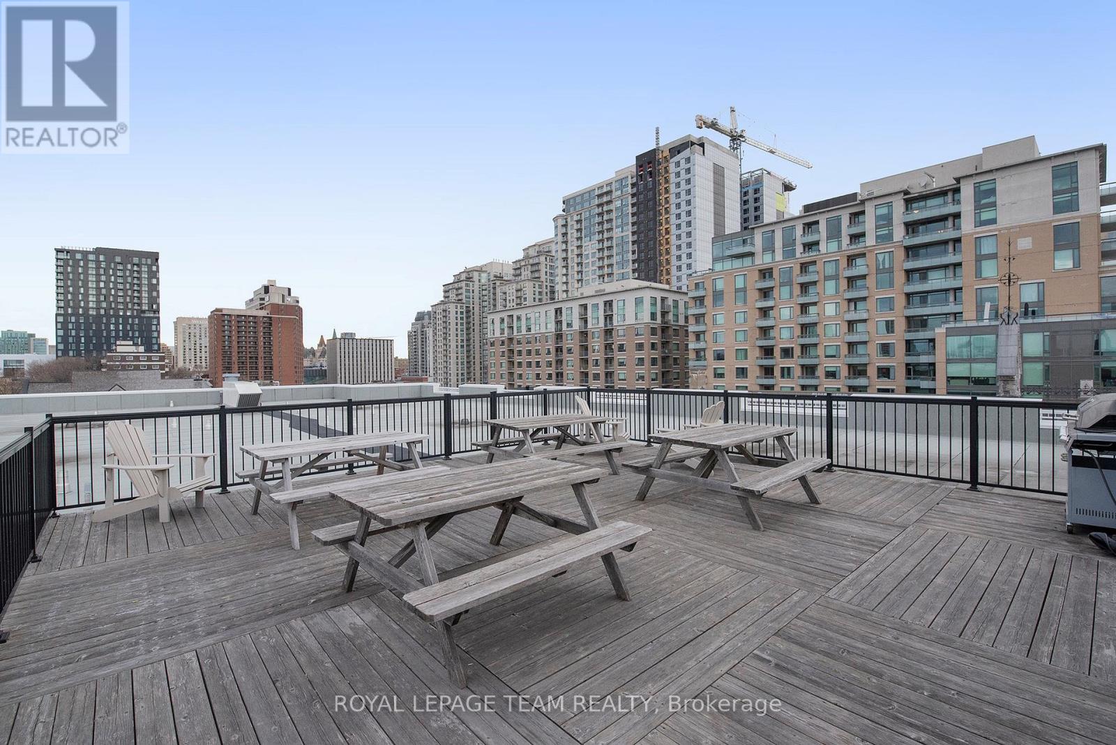 404 - 456 King Edward Avenue